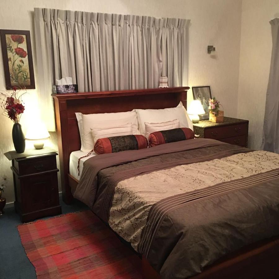 A Cozy Room With It'S Own Privacy Upper Hutt Esterno foto