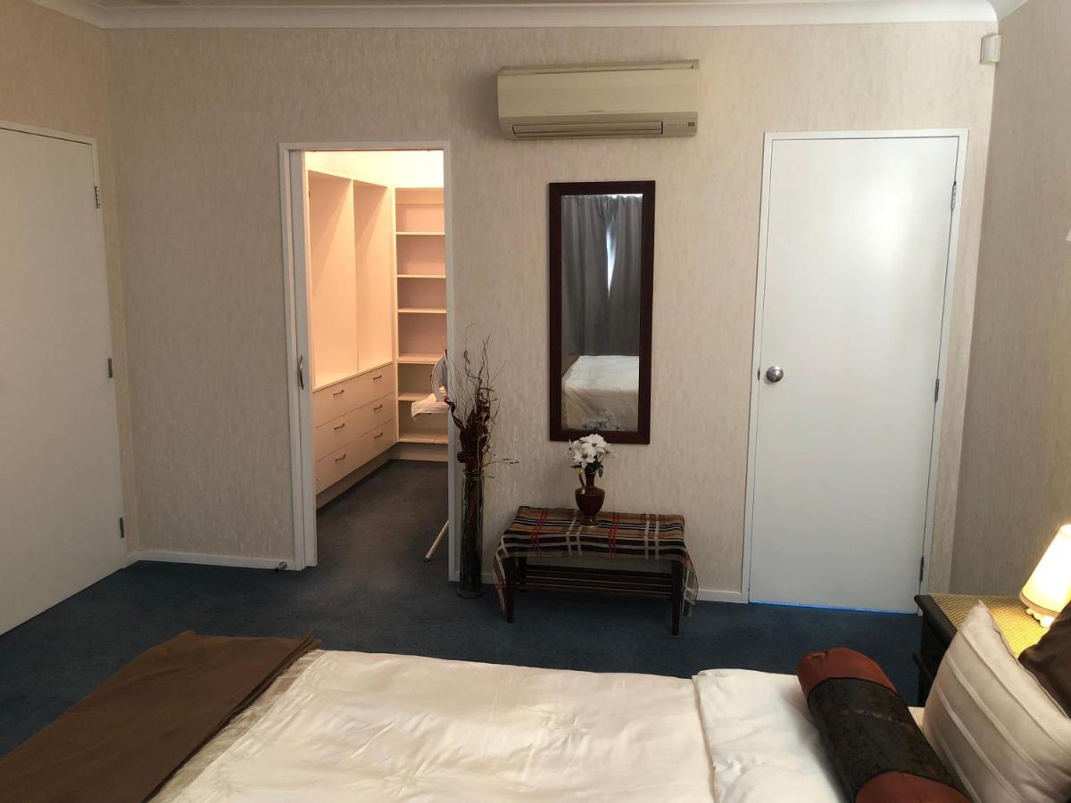 A Cozy Room With It'S Own Privacy Upper Hutt Esterno foto